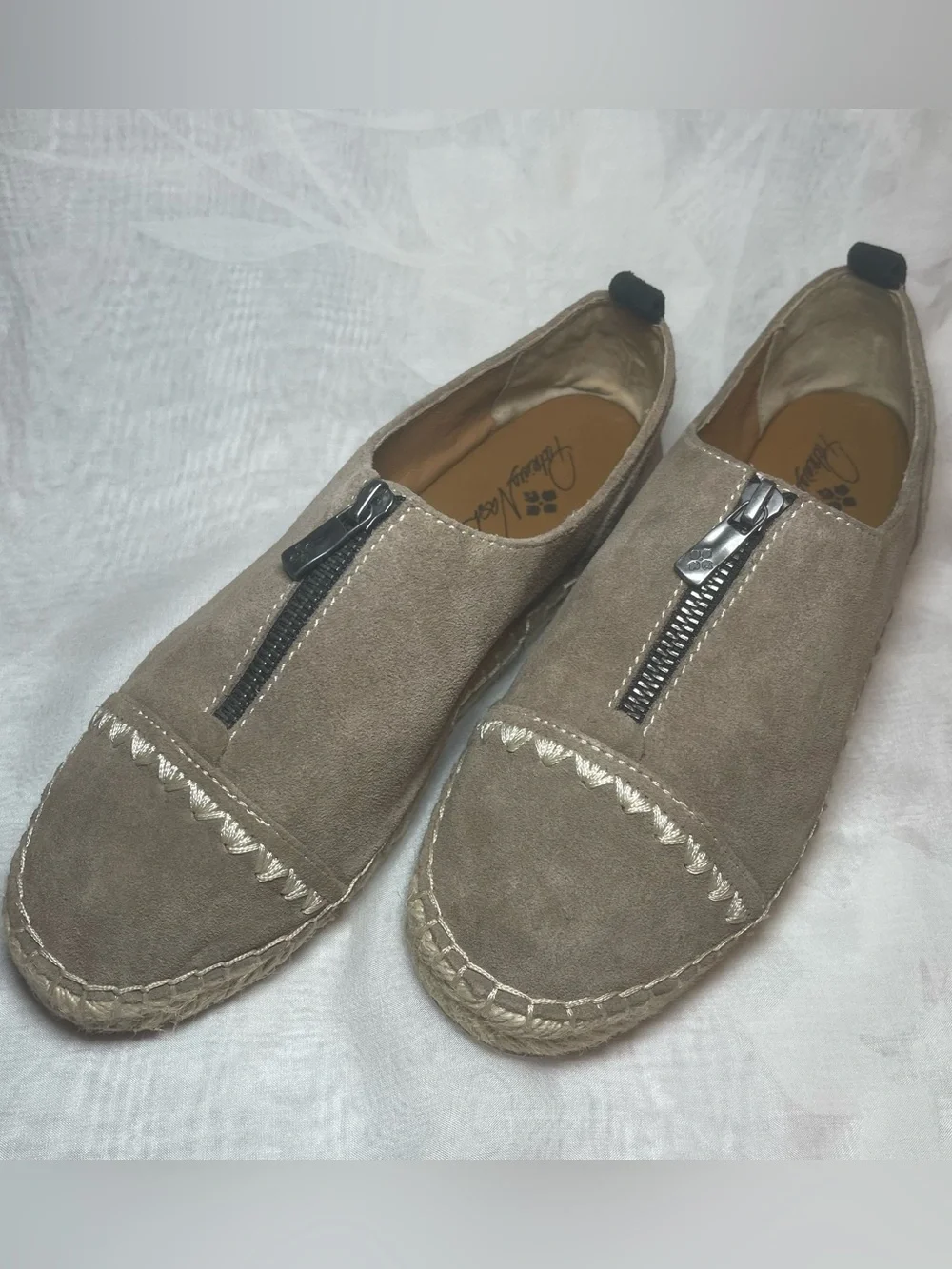 Patricia Nash Eva Taupe Suede Front Zip Espadrille Flat Shoes Size 9